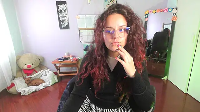 Snapshot of Scarletleon77 chatting on 02-24-25, 05:20 Scarletleon77 online show from 02-24-25, 05:20