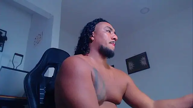 Snapshot of yosoy_enzo2020 chatting on 07-21-26, 10:12 yosoy enzo2020 online show from 07-21-26, 10:12