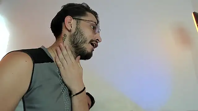 Snapshot of axel_giracr chatting on 01-12-25, 07:53 axel giracr online show from 01-12-25, 07:53