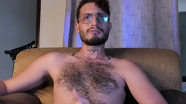 Snapshot of axel_giracr chatting on 03-05-25, 10:54 axel giracr online show from 03-05-25, 10:54