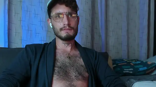 Snapshot of axel_giracr chatting on 03-20-25, 12:51 axel giracr online show from 03-20-25, 12:51