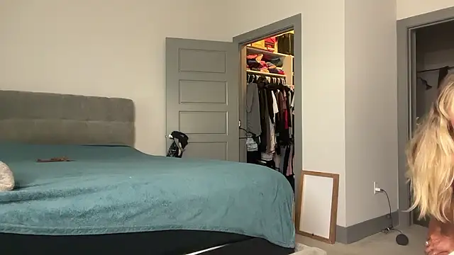 ElenaErickson online show from 12-02-24, 07:49