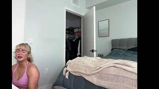 ElenaErickson online show from 10-22-25, 08:52