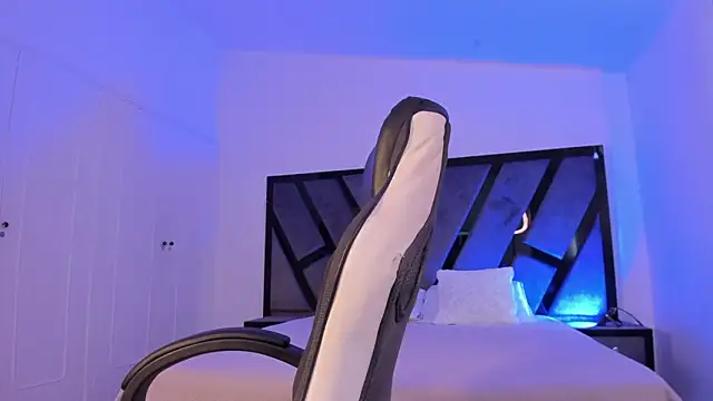 Snapshot of JacksonMuller_ chatting on 02-11-26, 02:11 JacksonMuller online show from 02-11-26, 02:11