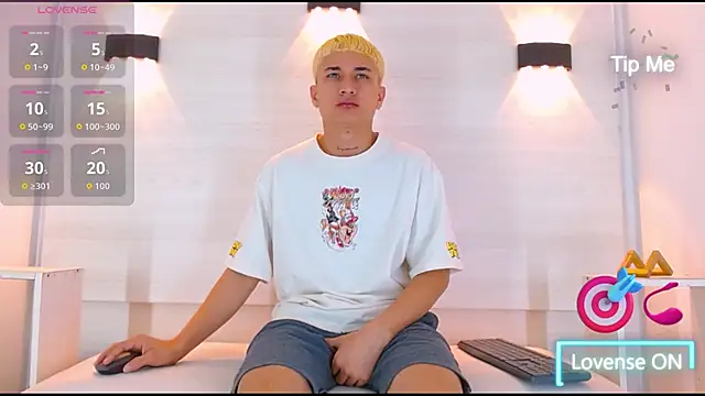 Snapshot of jeic_18 chatting on 09-22-25, 11:12 jeic 18 online show from 09-22-25, 11:12