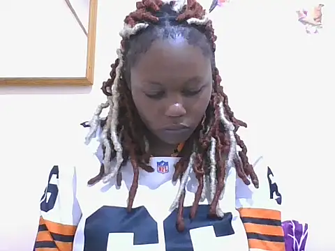 tanishacute online show from 11-26-25, 05:08