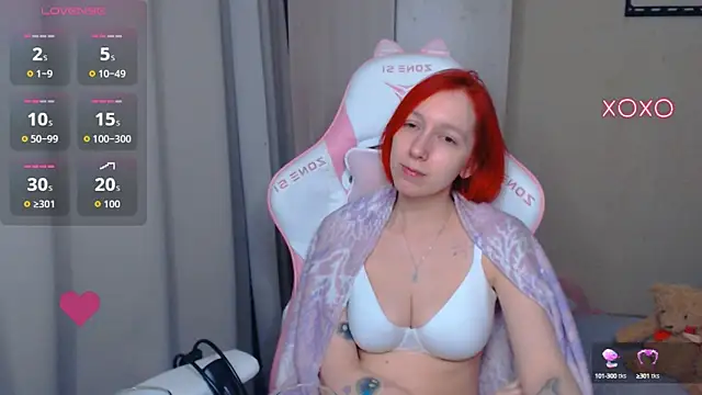 Snapshot of LeahGottty chatting on 10-09-25, 01:25 LeahGottty online show from 10-09-25, 01:25