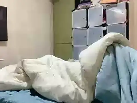 Snapshot of Beijing2000 chatting on 01-10-25, 11:43 Beijing2000 online show from 01-10-25, 11:43