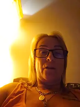 Snapshot of Steffi45 chatting on 06-02-26, 07:16 Steffi45 online show from 06-02-26, 07:16