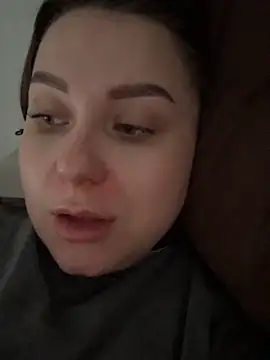 Snapshot of ellie_ssexy chatting on 02-20-26, 05:15 ellie ssexy online show from 02-20-26, 05:15