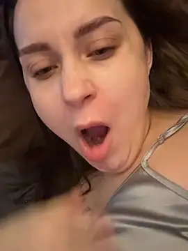 Snapshot of ellie_ssexy chatting on 03-09-26, 04:27 ellie ssexy online show from 03-09-26, 04:27