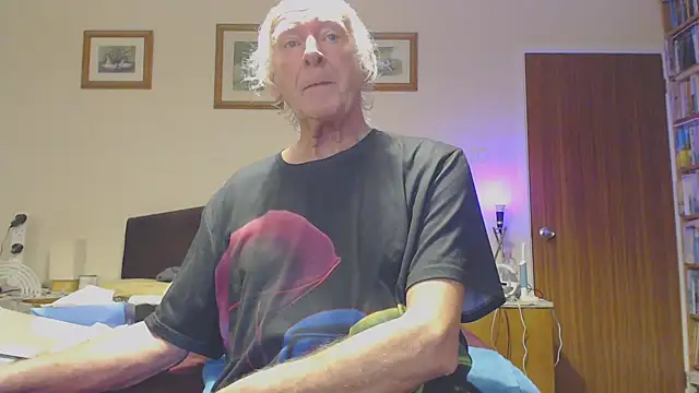 WaverlyKernow online show from 01-10-25, 03:06