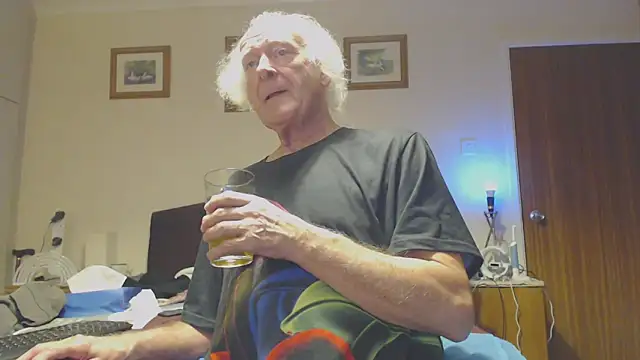 WaverlyKernow online show from 01-11-25, 04:03