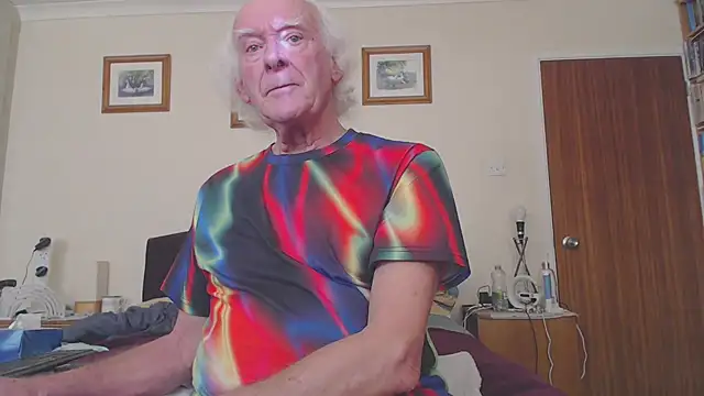 WaverlyKernow online show from 01-22-25, 01:32