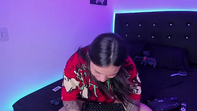 sweett dirty online show from 05-17-26, 03:08
