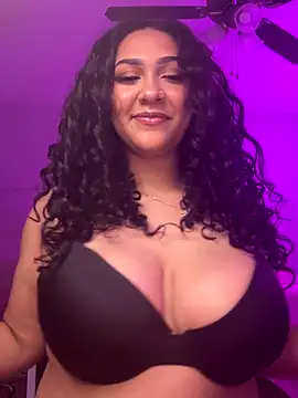 Snapshot of Lickplayofficial chatting on 09-19-25, 04:03 Lickplayofficial online show from 09-19-25, 04:03