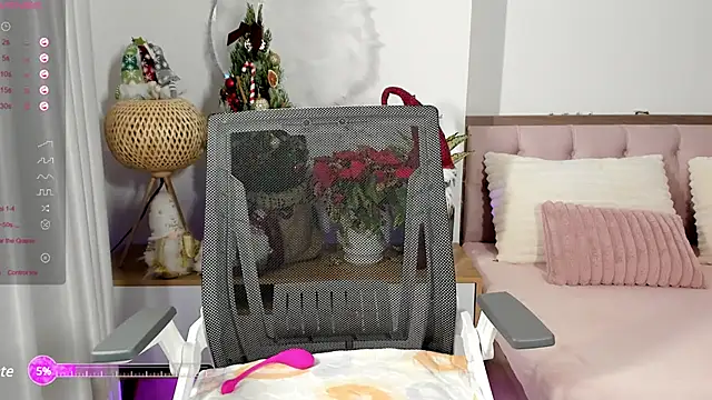  Joliie  online show from 12-24-24, 06:44