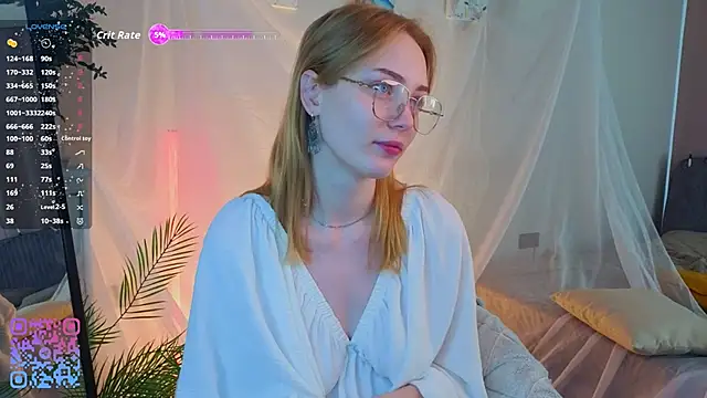 Snapshot of SoniaScott chatting on 09-16-25, 01:39 SoniaScott online show from 09-16-25, 01:39
