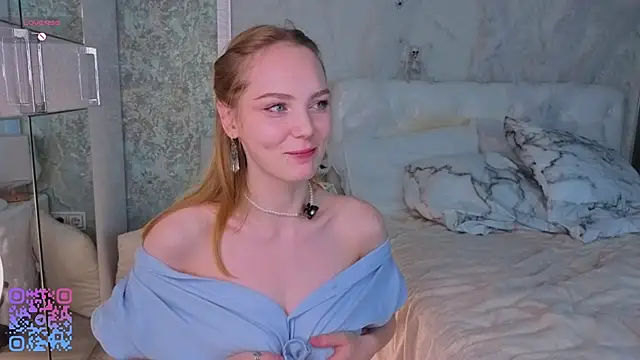 Snapshot of SoniaScott chatting on 11-12-25, 02:56 SoniaScott online show from 11-12-25, 02:56