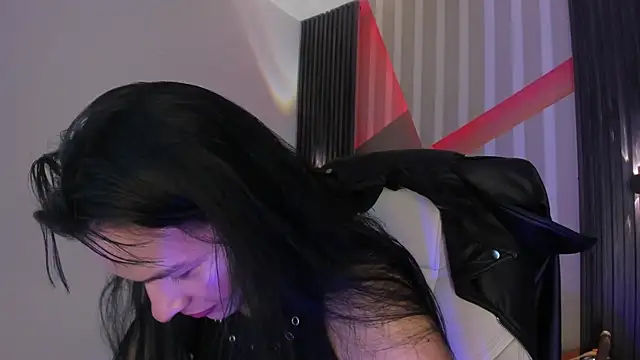 Snapshot of _shantal_smith chatting on 05-28-26, 01:03 shantal smith online show from 05-28-26, 01:03