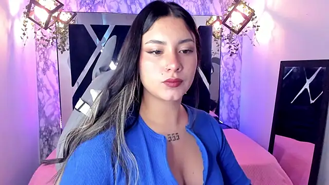 Snapshot of Lia_14_ chatting on 01-30-25, 11:22 Lia 14 online show from 01-30-25, 11:22