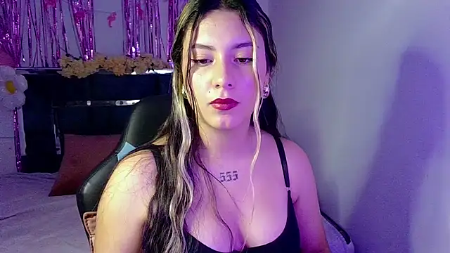 Snapshot of Lia_14_ chatting on 10-13-25, 11:16 Lia 14 online show from 10-13-25, 11:16