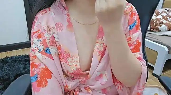 Kemmy babe20 online show from 03-10-25, 07:42