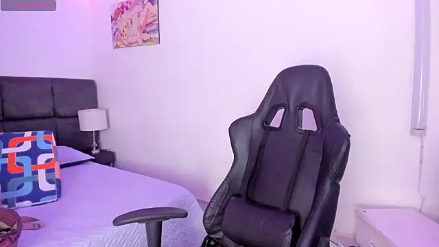 Megan Miles02 online show from 11-18-25, 08:57