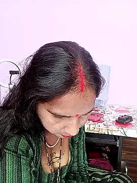 reemacouple007 online show from 02-04-26, 06:52