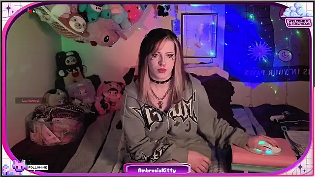 Snapshot of AmbrosiaKitty chatting on 05-01-26, 07:57 AmbrosiaKitty online show from 05-01-26, 07:57