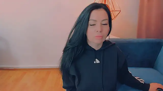 LayaFlow online show from 03-28-26, 07:52