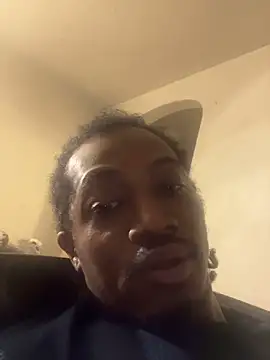 Snapshot of Anfergu1 chatting on 10-28-25, 11:18 Anfergu1 online show from 10-28-25, 11:18