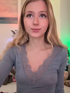 LunaRase online show from 12-20-25, 10:22