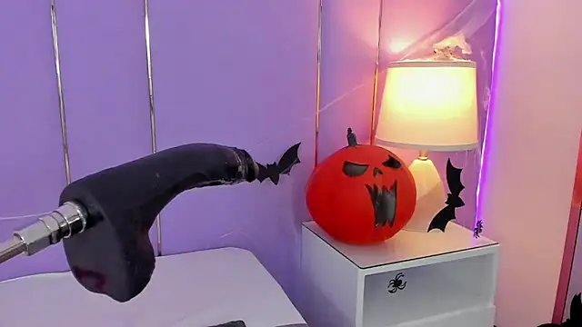 SophyRuiz  online show from 10-31-25, 12:17