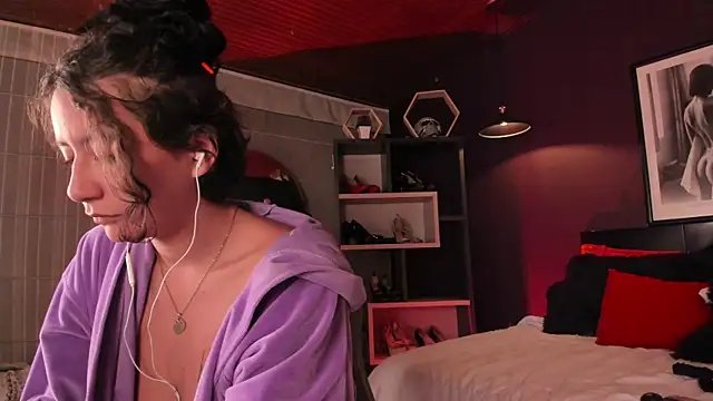 Moony 14 online show from 04-15-26, 12:17