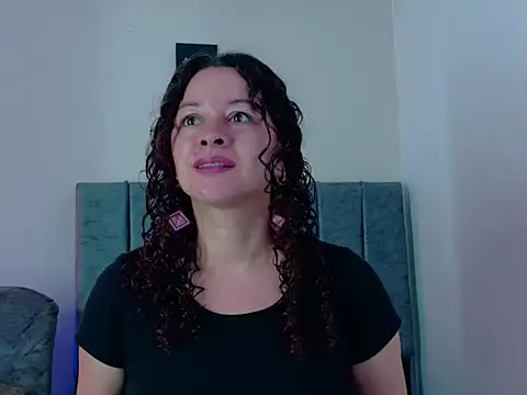 Snapshot of ArtesanaMK chatting on 04-19-26, 05:23 ArtesanaMK online show from 04-19-26, 05:23