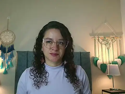 Snapshot of ArtesanaMK chatting on 05-10-26, 11:15 ArtesanaMK online show from 05-10-26, 11:15