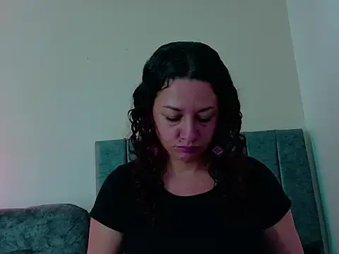 Snapshot of ArtesanaMK chatting on 05-14-26, 05:20 ArtesanaMK online show from 05-14-26, 05:20