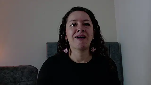 Snapshot of ArtesanaMK chatting on 07-16-26, 12:33 ArtesanaMK online show from 07-16-26, 12:33