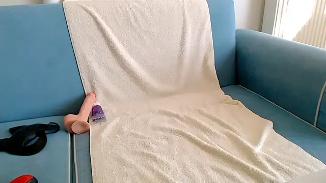 Topmodell online show from 01-02-25, 10:58