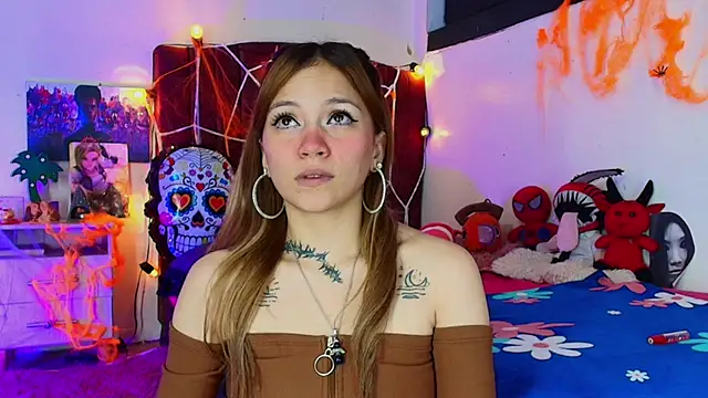 alisson zafiro  online show from 10-29-25, 03:31