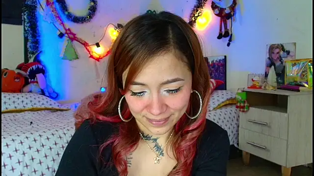 alisson zafiro  online show from 12-22-25, 03:58