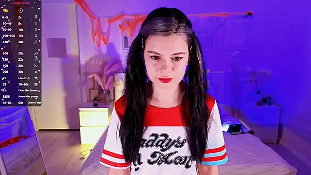 Lil Amelie online show from 10-31-25, 10:16