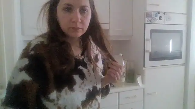 Snapshot of JasmineGlamour chatting on 04-25-26, 05:32 JasmineGlamour online show from 04-25-26, 05:32
