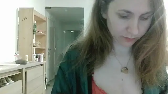 Snapshot of JasmineGlamour chatting on 04-29-26, 02:48 JasmineGlamour online show from 04-29-26, 02:48