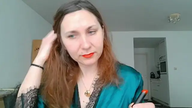 Snapshot of JasmineGlamour chatting on 05-17-26, 04:25 JasmineGlamour online show from 05-17-26, 04:25