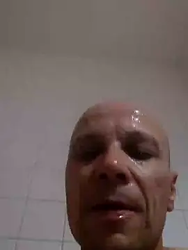 Snapshot of wedge75 chatting on 12-10-24, 06:33 wedge75 online show from 12-10-24, 06:33