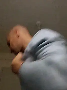 Snapshot of wedge75 chatting on 10-06-25, 04:48 wedge75 online show from 10-06-25, 04:48