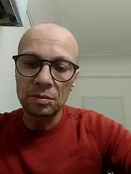 Snapshot of wedge75 chatting on 10-25-25, 01:40 wedge75 online show from 10-25-25, 01:40