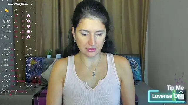 Alianna Solo Kisses online show from 11-18-25, 06:29